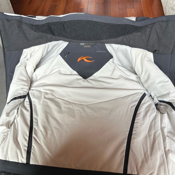 Women’s Ski Jacket: Kjus Sapphire Jacket - Picture 6 of 11